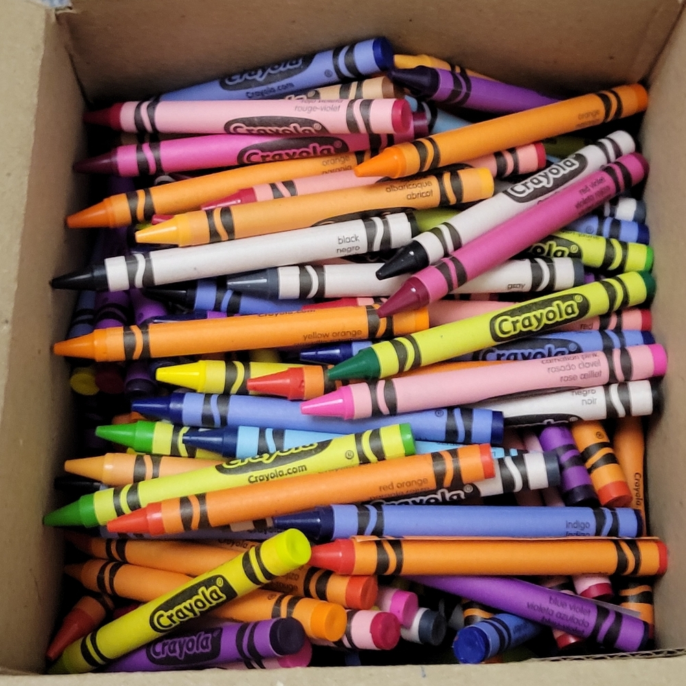 3+ lbs New! Crayola Crayons Bulk Lot 300+ Whole Crayons!